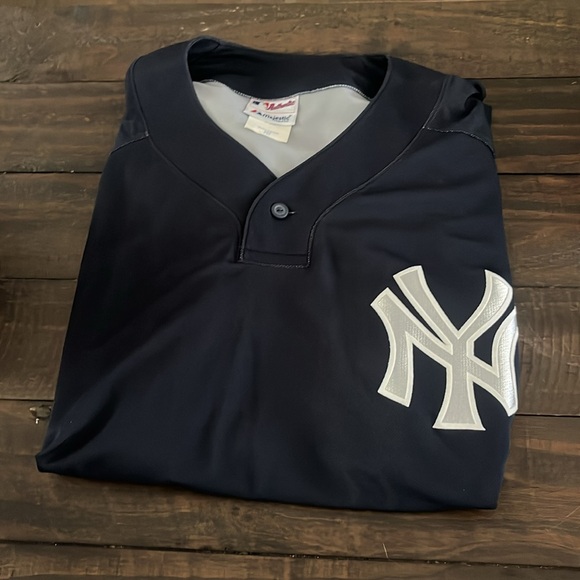 Vintage MLB New York Yankees Majestic Jersey-Top - Picture 2 of 15